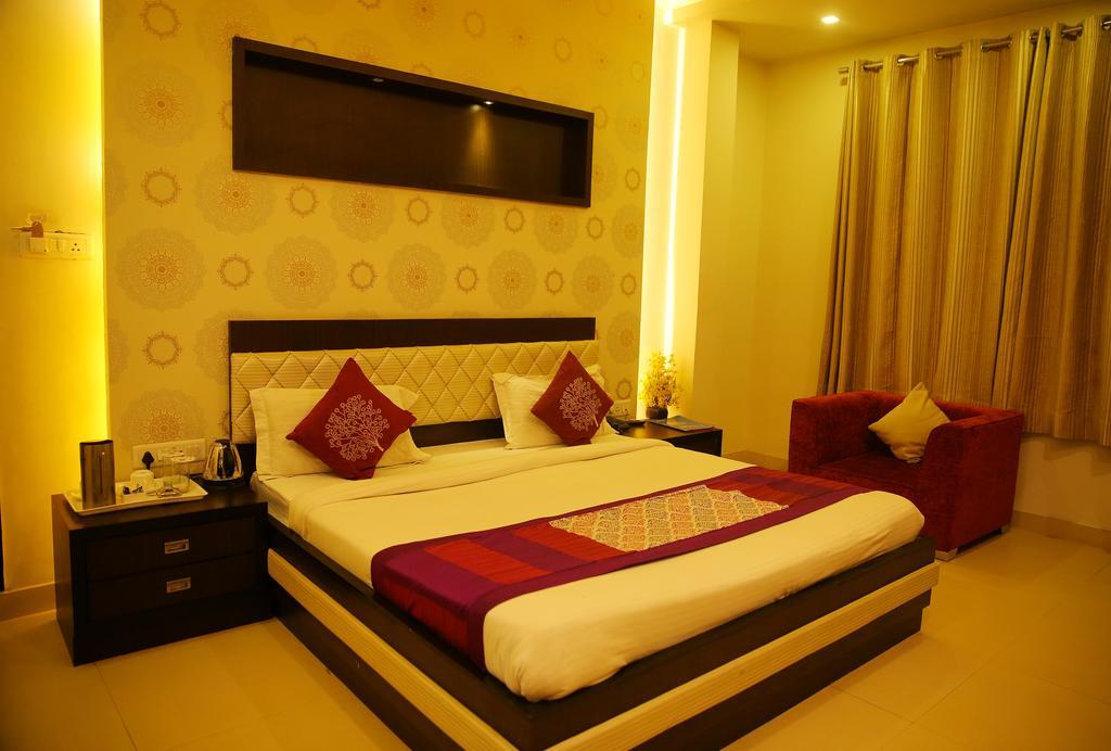 Hotel Rivera Palace Varanasi Exteriör bild
